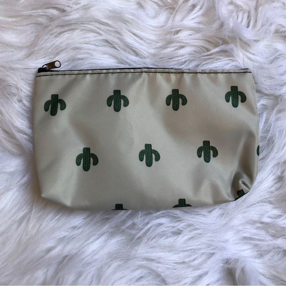 Cute cactus cosmetic/makeup bag - Picture 2 of 2